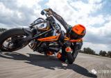 外媒测试2019 KTM 790 DUKE