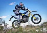 ​Husqvarna 701 Enduro与KTM 690 Enduro R有何不同