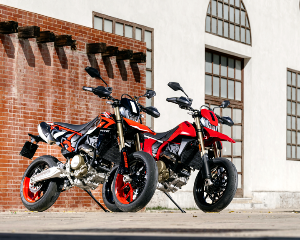 杜卡迪Hypermotard 698 Mono户外特写