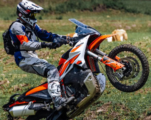 KTMR2R：让冒险更硬核 2024 KTM 790 ADVENTURE R 正式上市