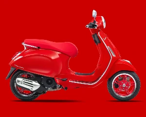 VESPA PRIMAVERA 150中国红特别版全新登场