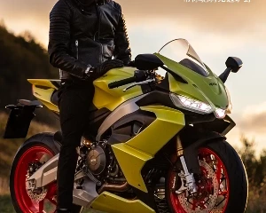 赛道级“顽”家：aprilia RS 660