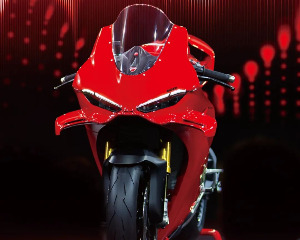 杜卡迪品牌之夜燃动启程，全新Panigale V4耀世登场