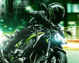 Kawasaki川崎Z900出没，请让道！