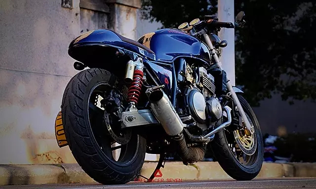 热爱复古 本田cb400 cafe racer