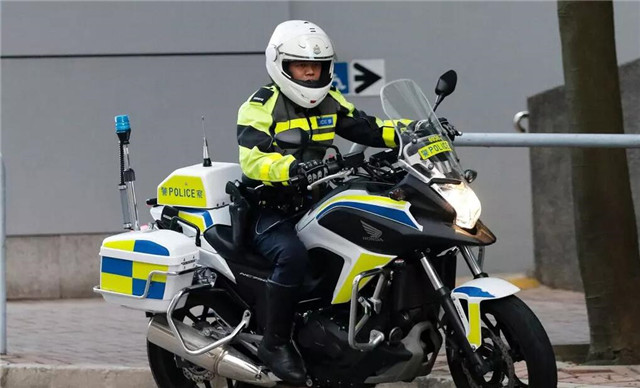 超帅气香港警车